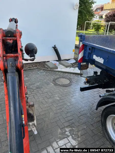 Bagger bei Fundamentarbeiten - Firma Welz