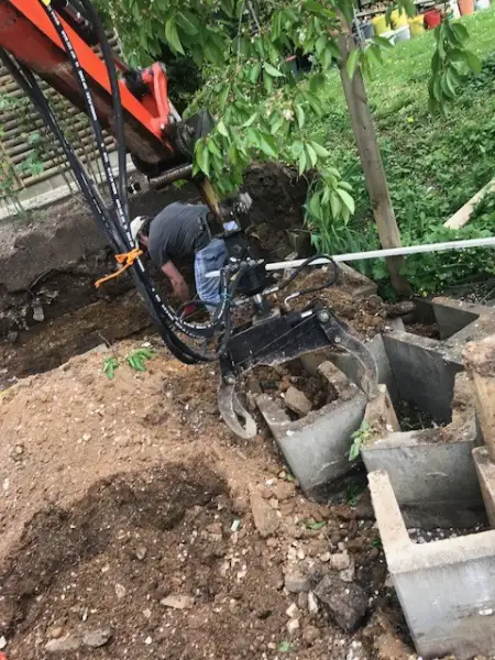 Setzen-von-Pflanzsteine-Steine-im-Garten-Setzen-mit-Bagger-in-Bamberg-Lichtenfels-Coburg-Ebern-Hassfurt